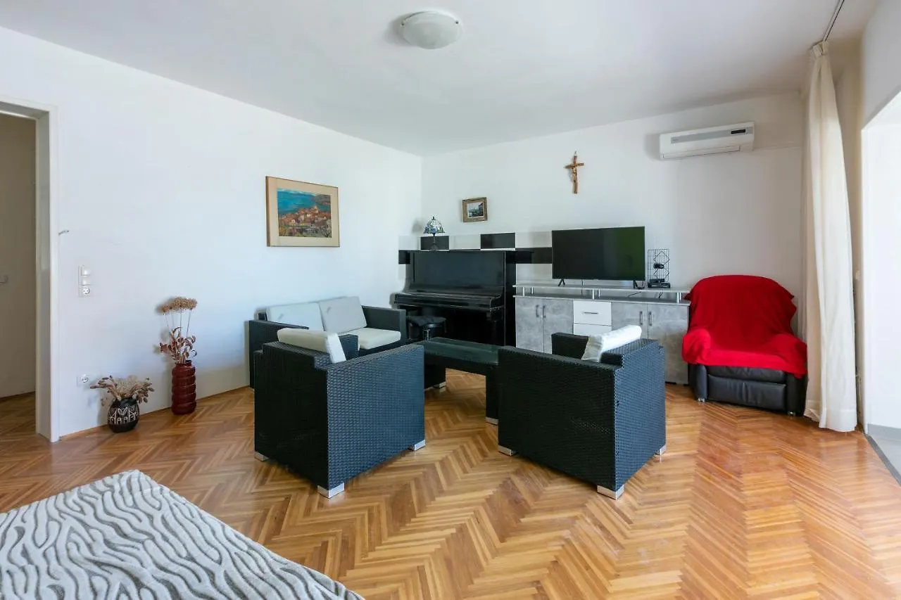 Apartment Ketryn Crikvenica 0*,